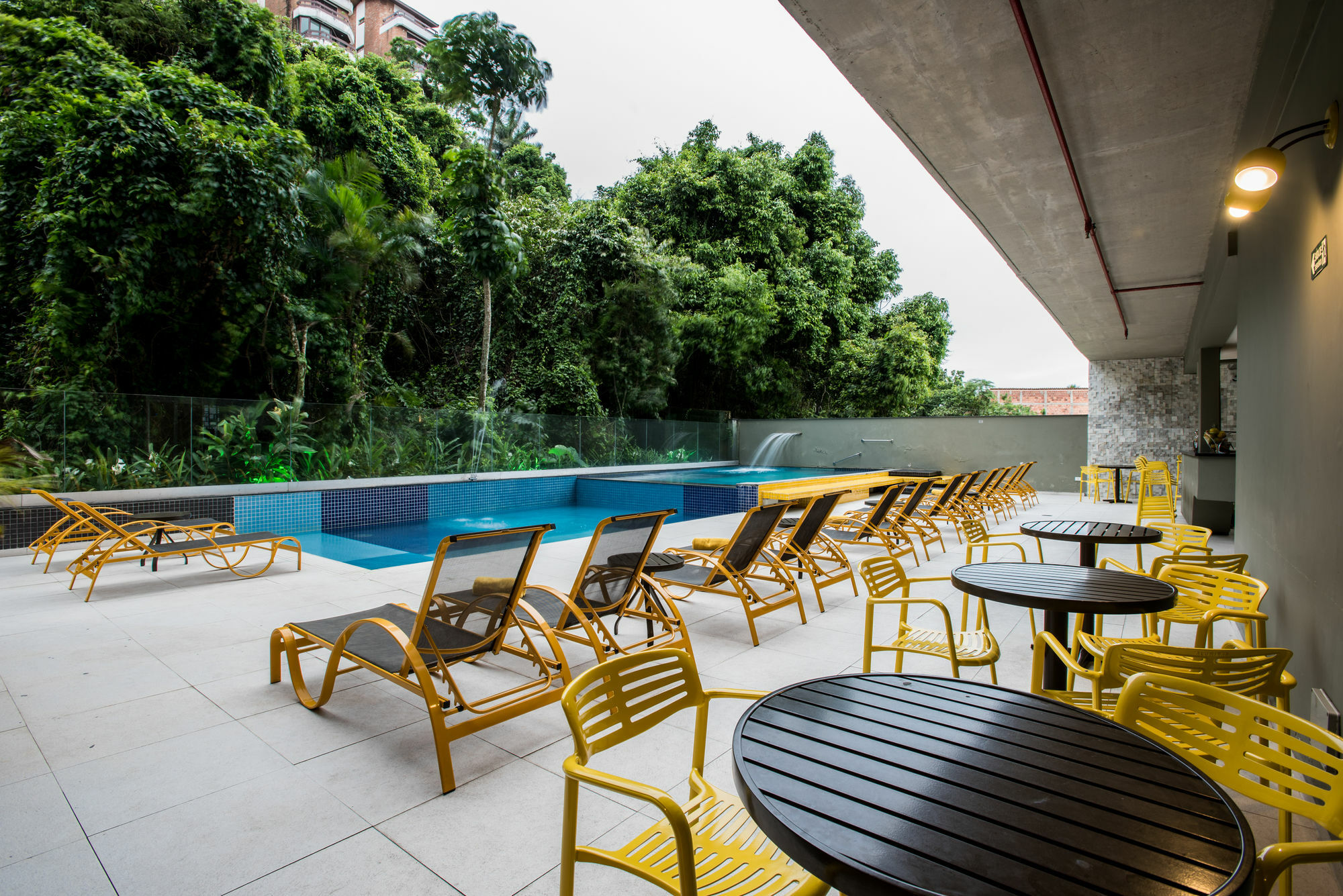 Nobile Hotel Гуаружа Екстериор снимка