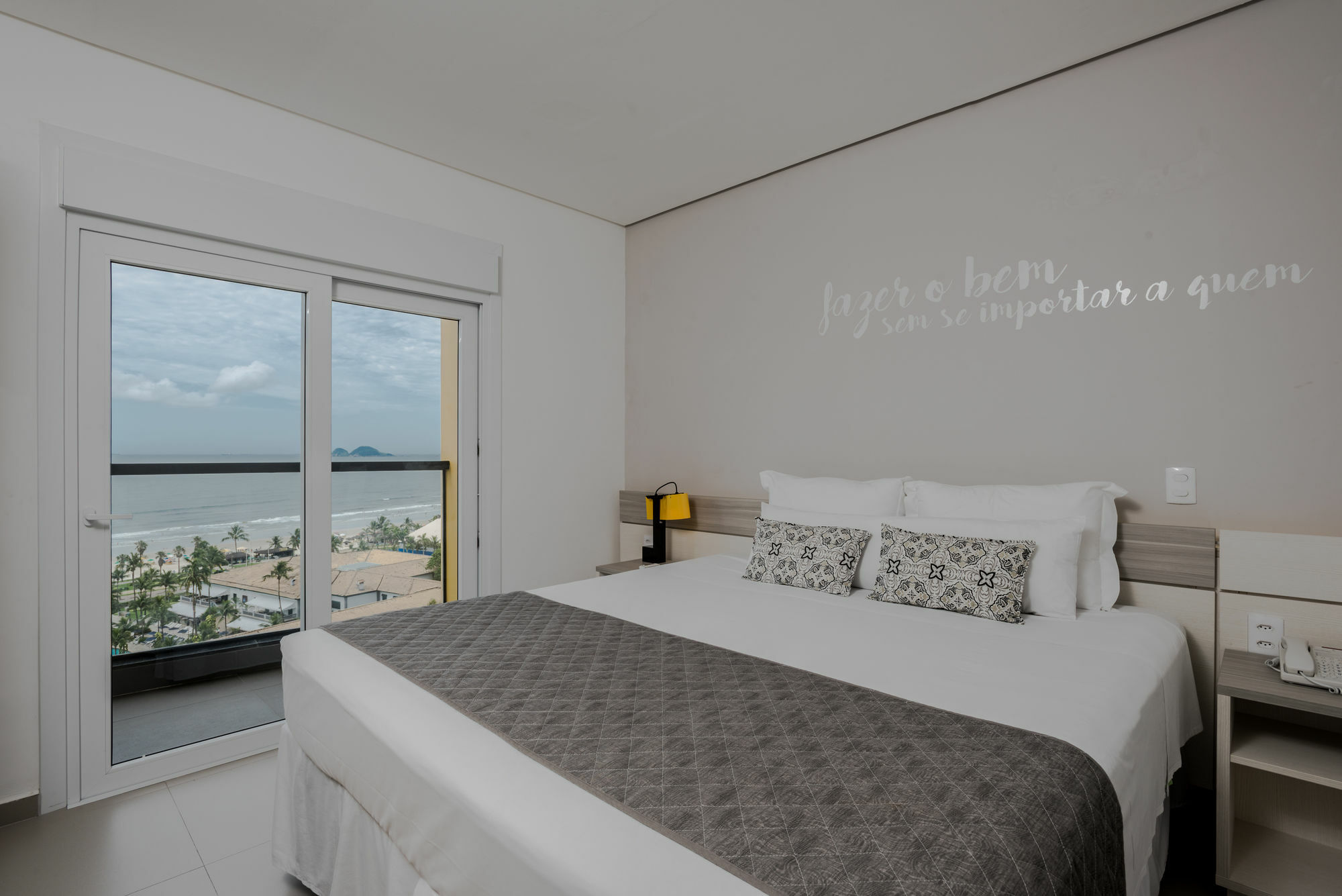 Nobile Hotel Гуаружа Екстериор снимка