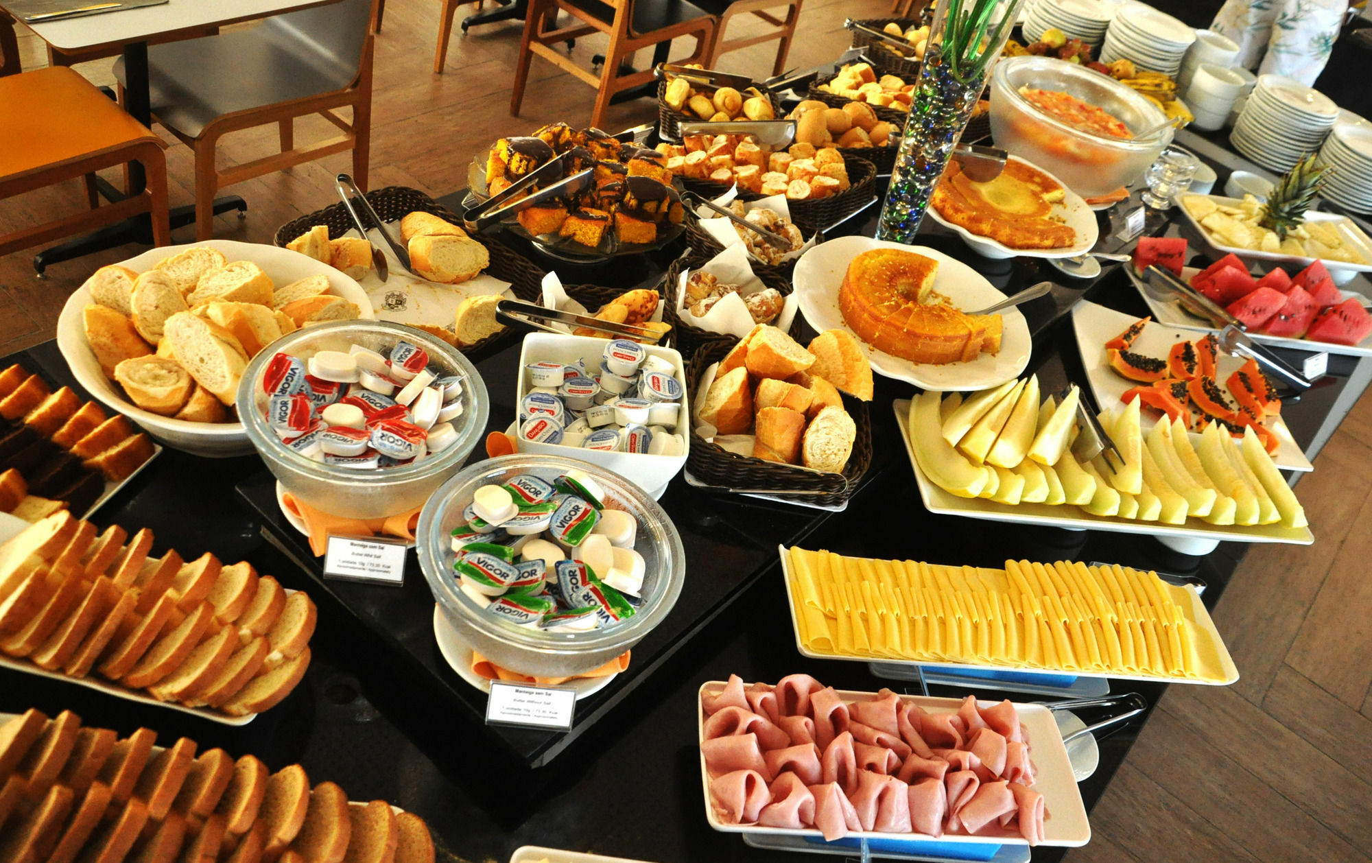 Nobile Hotel Гуаружа Екстериор снимка